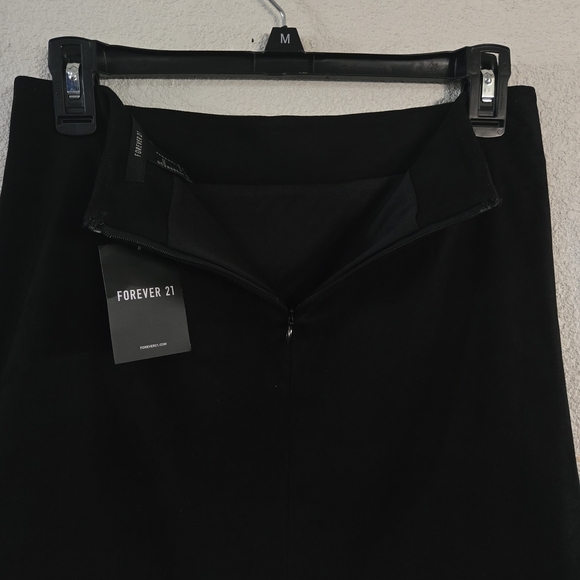 Forever 21 Black Mini Skirt with Floral Embroidery - Picture 7 of 10